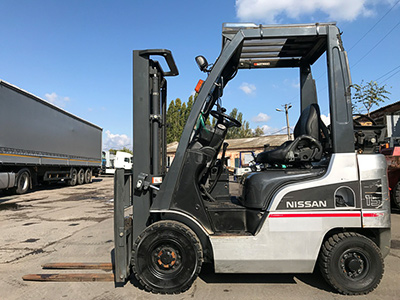 Вилочный погрузчик Nissan P1F1M15D-004743