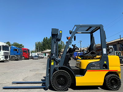 Вилочный погрузчик Nissan PL02A25W-003563