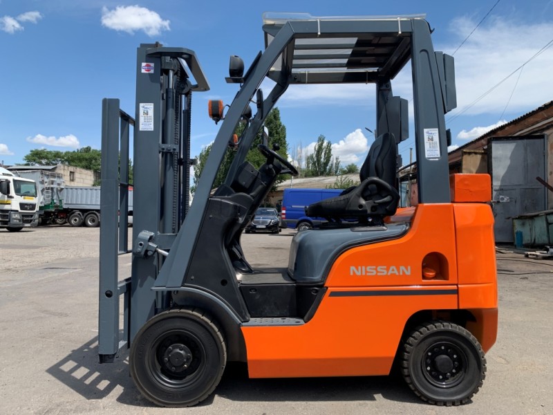 Вилочний навантажувач Nissan NP1F1A15D