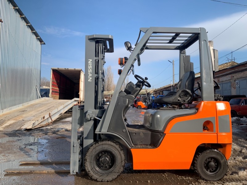 Вилочний навантажувач Nissan NP1F1A15D