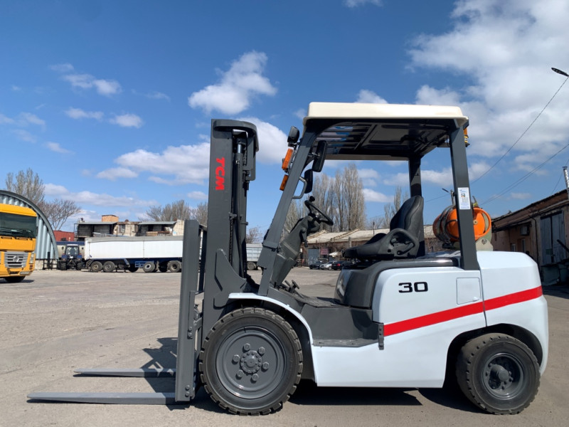 Вилочний навантажувач TCM FGE30T4