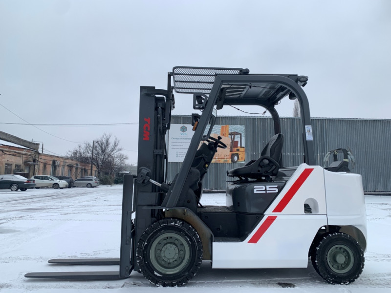 Вилочний навантажувач TCM FHGE25T5