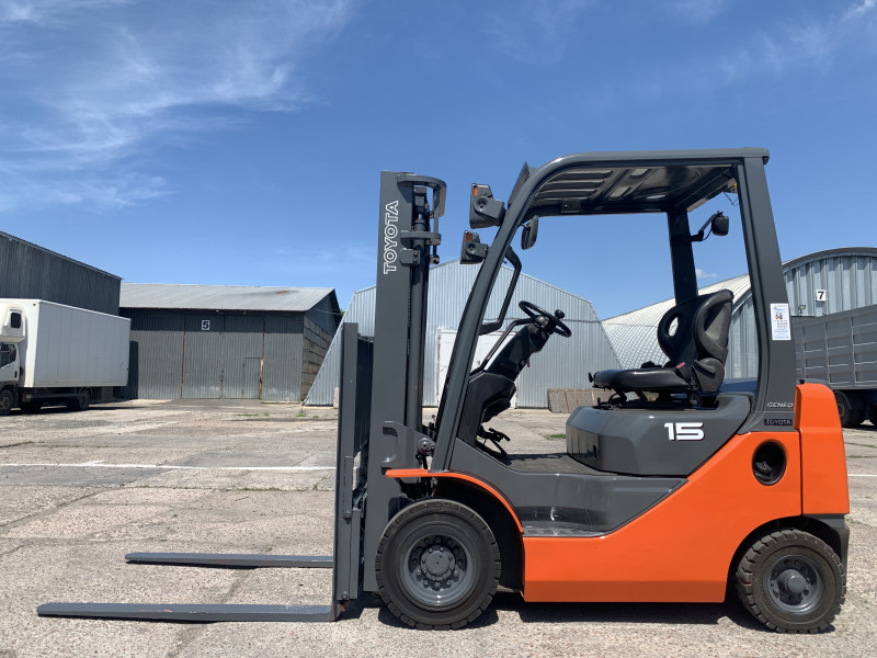 Вилочний навантажувач Toyota 02-8FD15