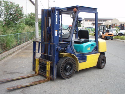 Бензиновый погрузчик Komatsu FG25LC-12