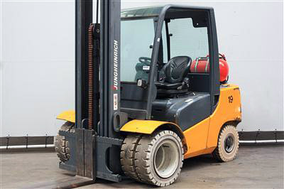 Газовый погрузчик Jungheinrich TFG435