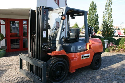 Дизельный погрузчик Toyota 02-7FDA50