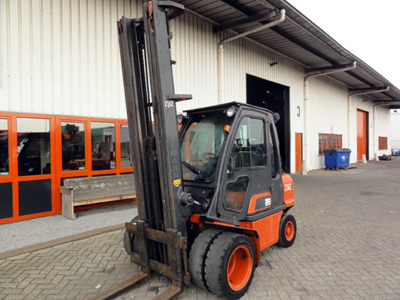 Газовый погрузчик Nissan UGD02A30PQ