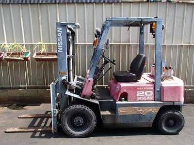 Дизельный погрузчик Nissan YJ02M20(FD20)