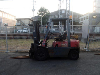 Дизельный погрузчик Nissan FJ02M20(FD20)