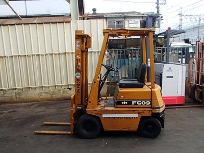 Бензиновый погрузчик Komatsu FG09-2