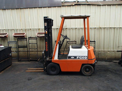 Бензиновый погрузчик Komatsu FG09-2