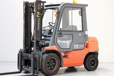 Дизельный погрузчик Toyota 62-7FDF30
