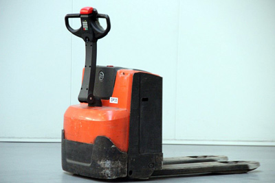 Штабелёр BT LWE200
