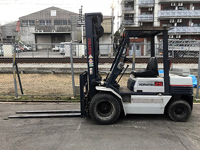 Бензиновый погрузчик Komatsu FG25-11