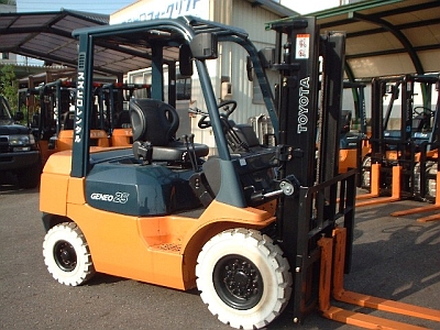 Вилочный погрузчик Toyota 7FD25