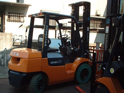 Вилочный погрузчик Toyota 7FD25