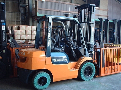 Вилочный погрузчик Toyota 7FD25