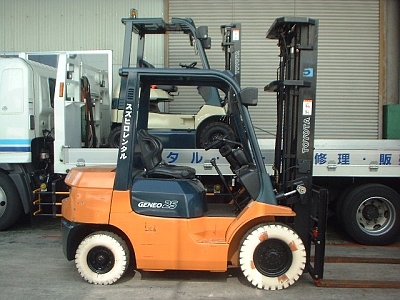 Вилочный погрузчик Toyota 7FG25