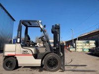 Бензиновий навантажувач Nissan UGL02A30 (2)