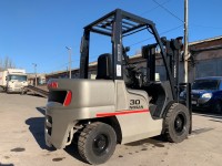 Бензиновий навантажувач Nissan UGL02A30 (3)