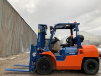 Вилочный погрузчик Toyota 02-7FG35 (2)