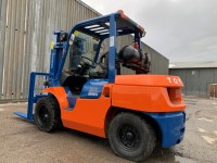 Вилочный погрузчик Toyota 02-7FG35 (3)