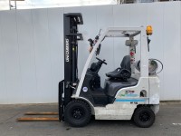 Вилочный погрузчик Nissan P1F1A15D
