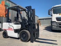 Вилочный погрузчик Nissan P1F2A25D (2)