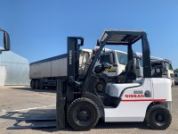 Вилочный погрузчик Nissan P1F2A25D (6)