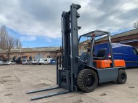 Вилочний навантажувач Nissan PGF02M30 (2)