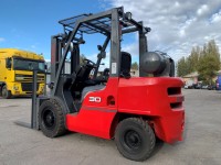 Вилочний навантажувач Nissan UG1F2A30D (3)