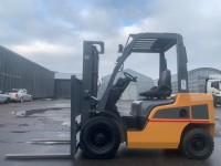 Вилочний навантажувач Nissan P1F2A25J