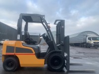 Вилочний навантажувач Nissan P1F2A25J (6)
