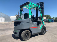 Вилочний навантажувач Mitsubishi FGE25D-F17D (4)