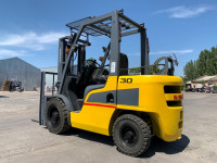 Вилочний навантажувач Nissan UG1F2A30D (3)
