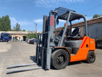 Вилочний навантажувач TCM FHGE30T5 (2)