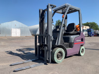 Вилочний навантажувач Nissan P1F1A15D (2)
