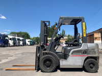 Вилочний навантажувач Nissan P1F2M25J